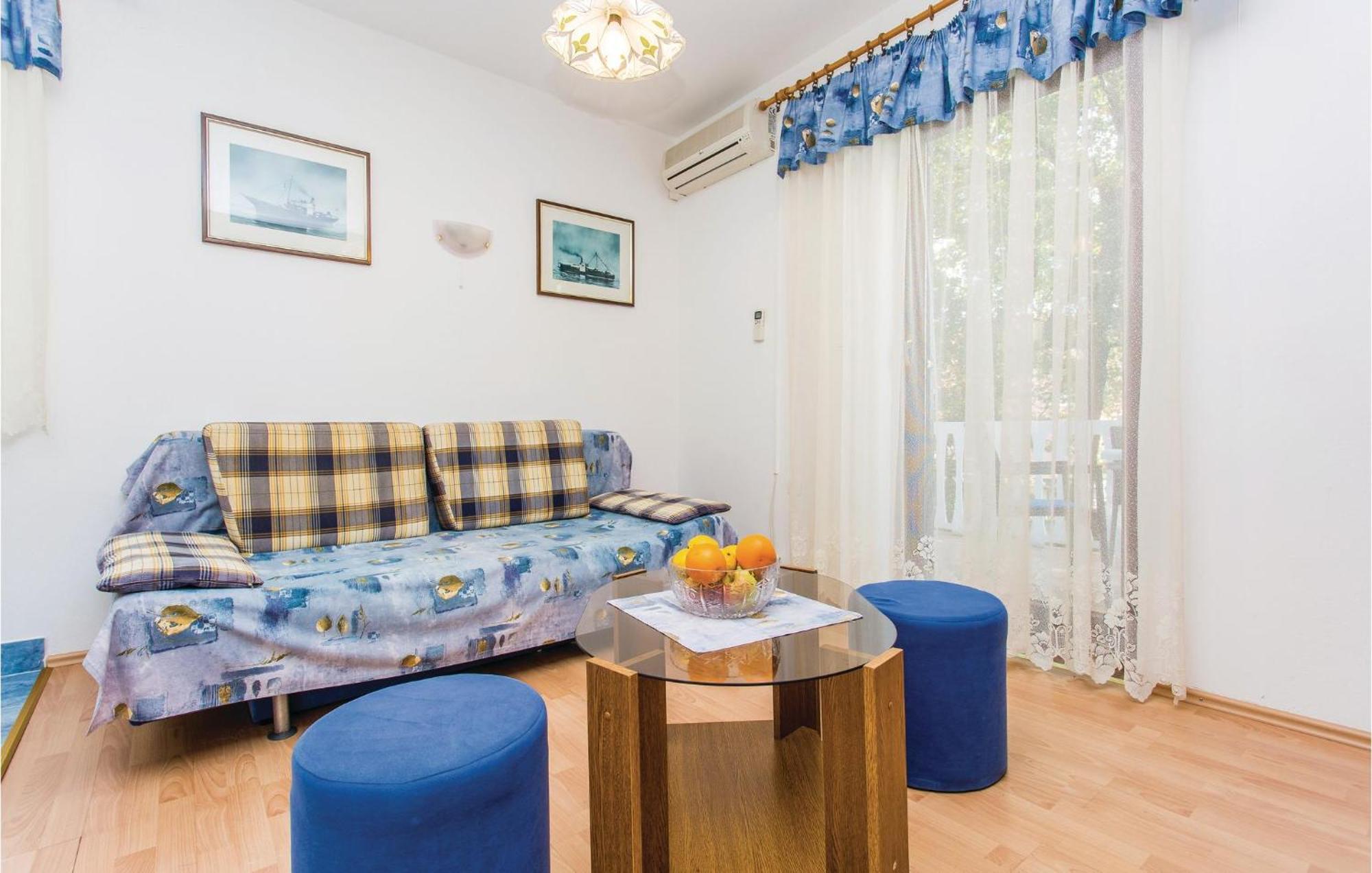 1 Bedroom Awesome Apartment In מאלינסקה מראה חיצוני תמונה